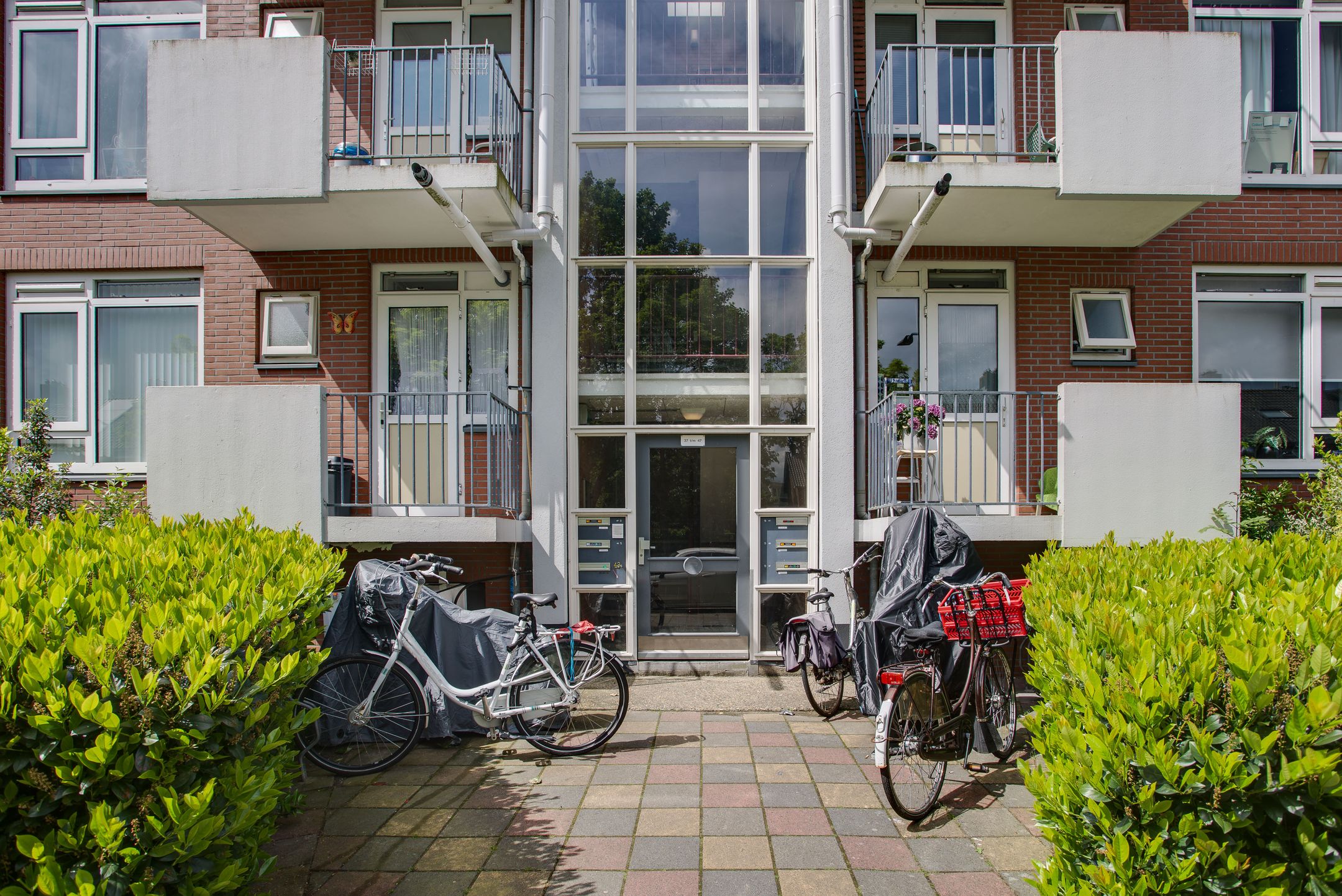 Photo 3 of Peter van Anrooystraat 47