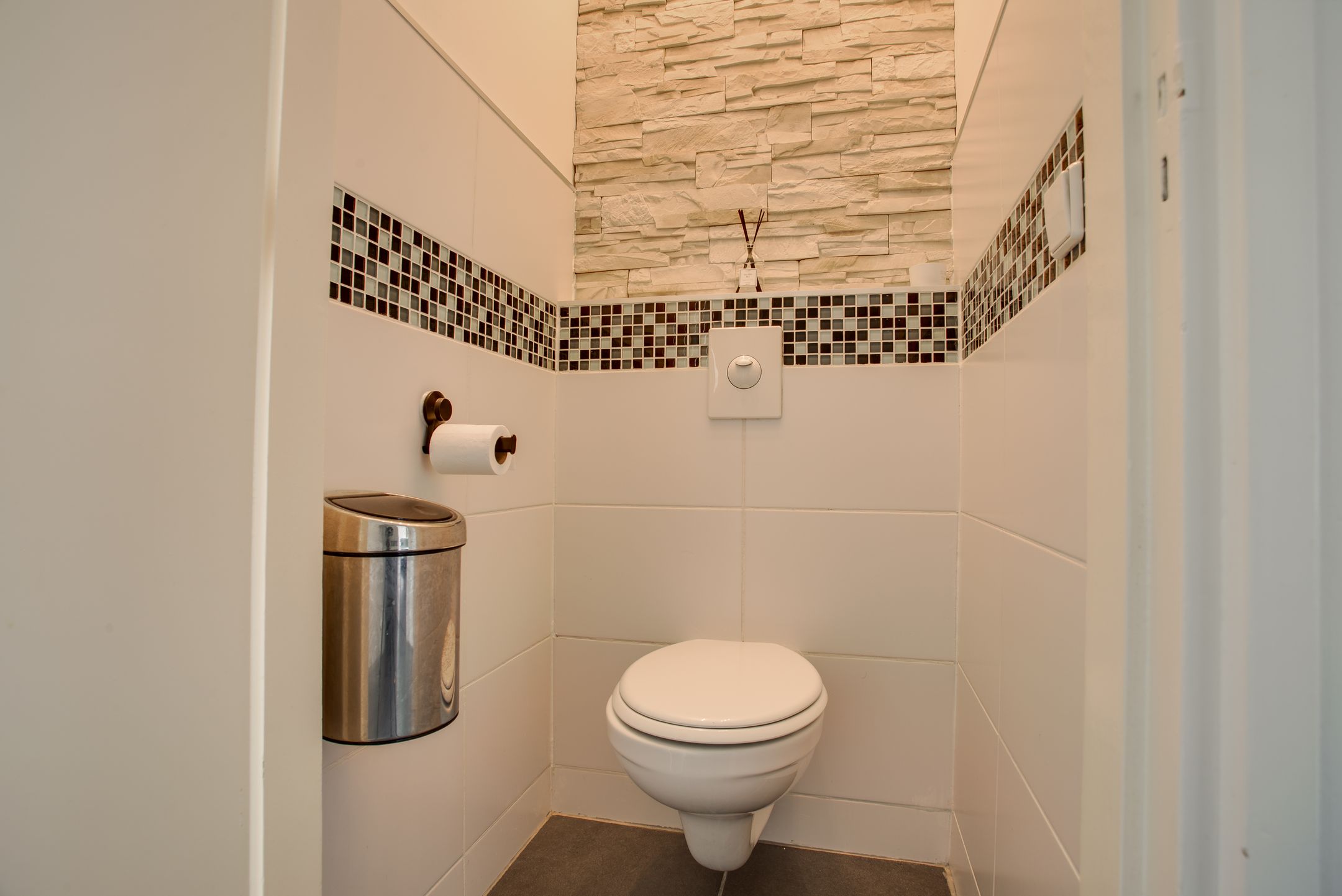 Renovated Top-Floor Apartment with Sunny West-Facing Balcony and Energy Label A in Leiden — 9