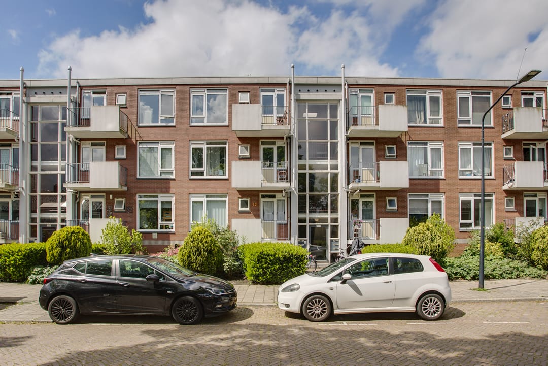 Photo 2 of Peter van Anrooystraat 47