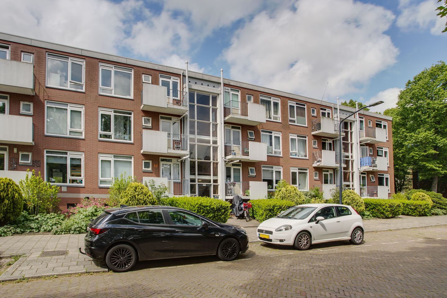 Photo 4 of Peter van Anrooystraat 47