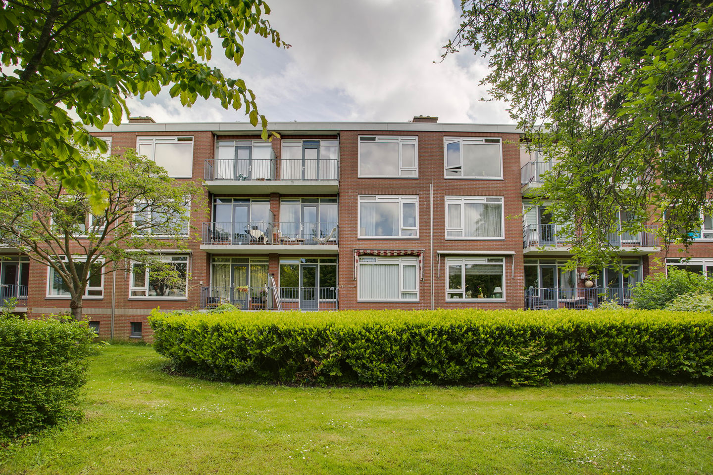 Renovated Top-Floor Apartment with Sunny West-Facing Balcony and Energy Label A in Leiden — 35