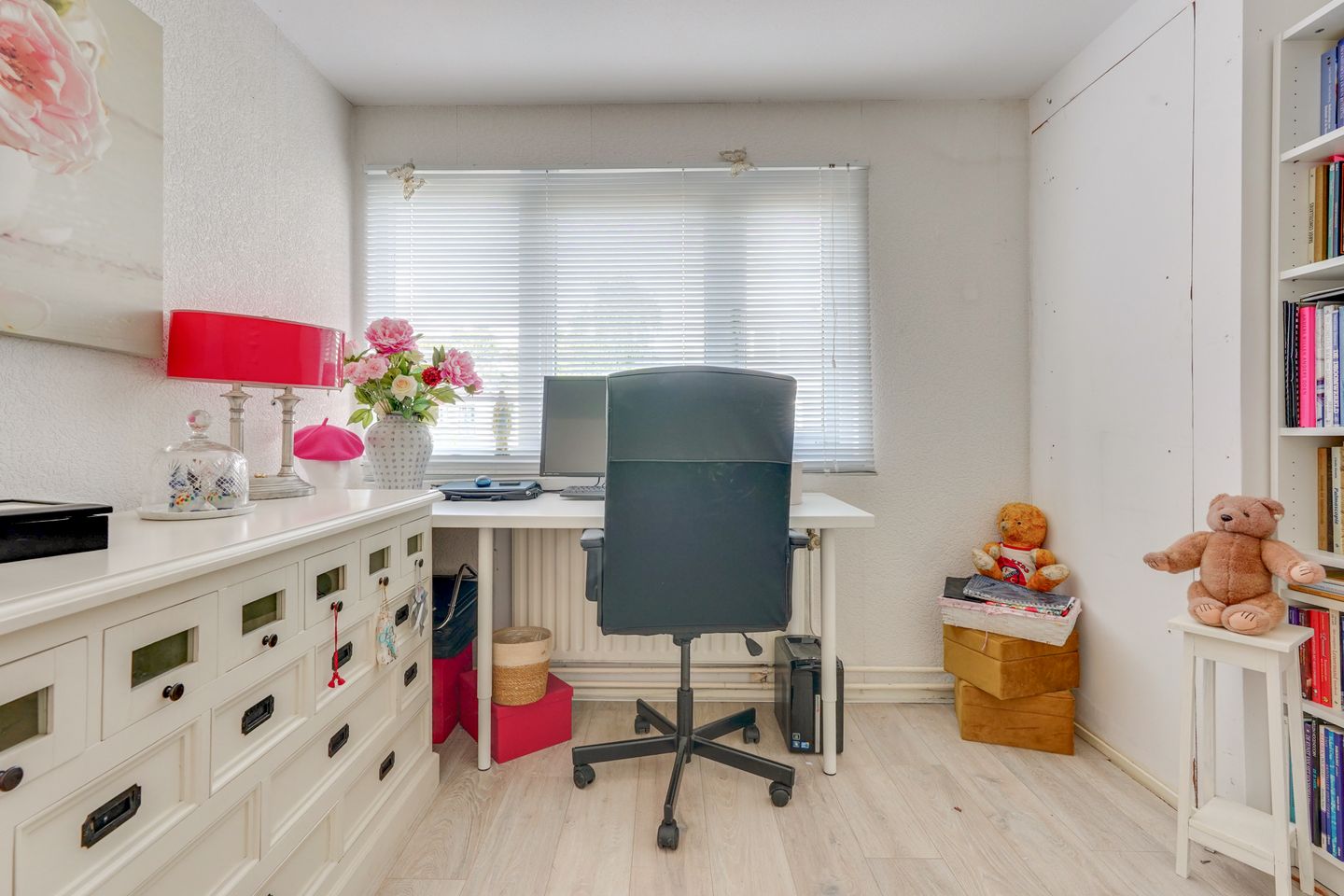 Spacious end house with practice room near Merwedekanaal — 35
