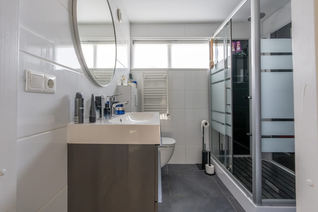 Spacious end house with practice room near Merwedekanaal — 37