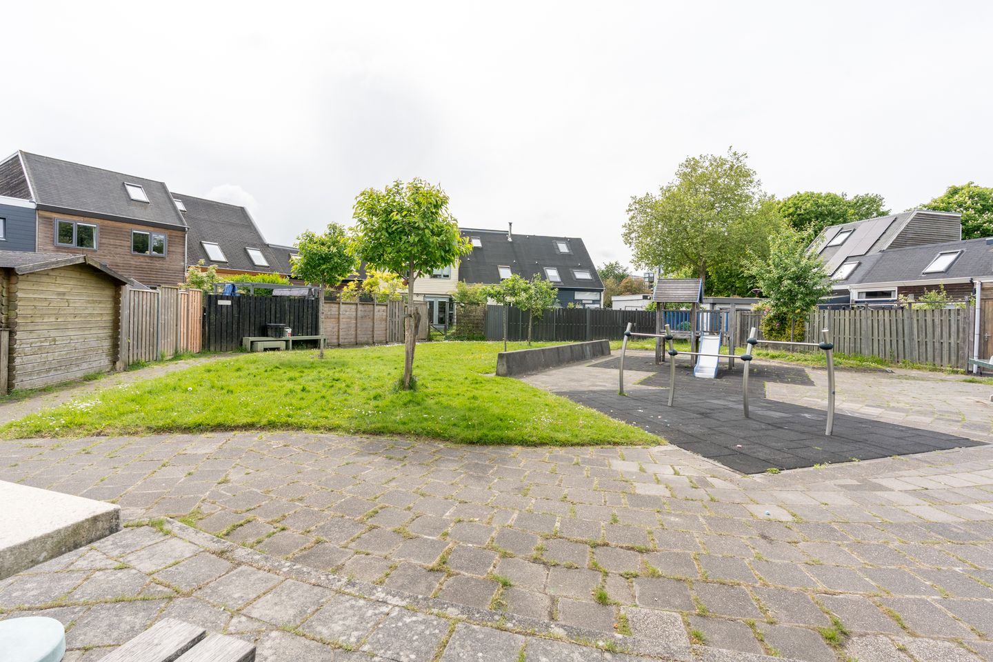 Spacious end house with practice room near Merwedekanaal — 59