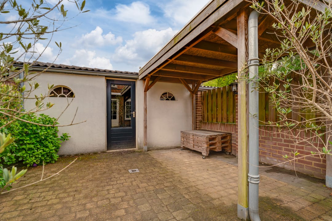 Well-Maintained Extended Terraced Home in Quiet Family-Friendly Wijchen Neighborhood — 13