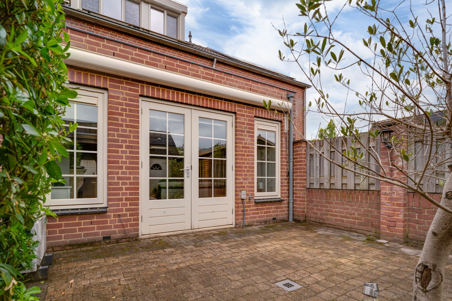 Well-Maintained Extended Terraced Home in Quiet Family-Friendly Wijchen Neighborhood — 14