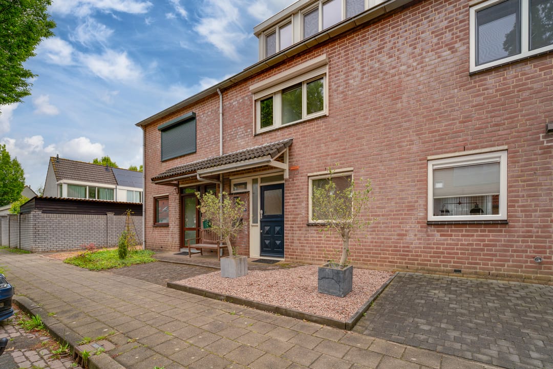 Well-Maintained Extended Terraced Home in Quiet Family-Friendly Wijchen Neighborhood — 32