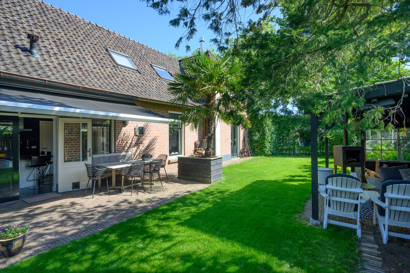 Renovated Detached Villa with Commercial Space Near Veluwezoom National Park — 35