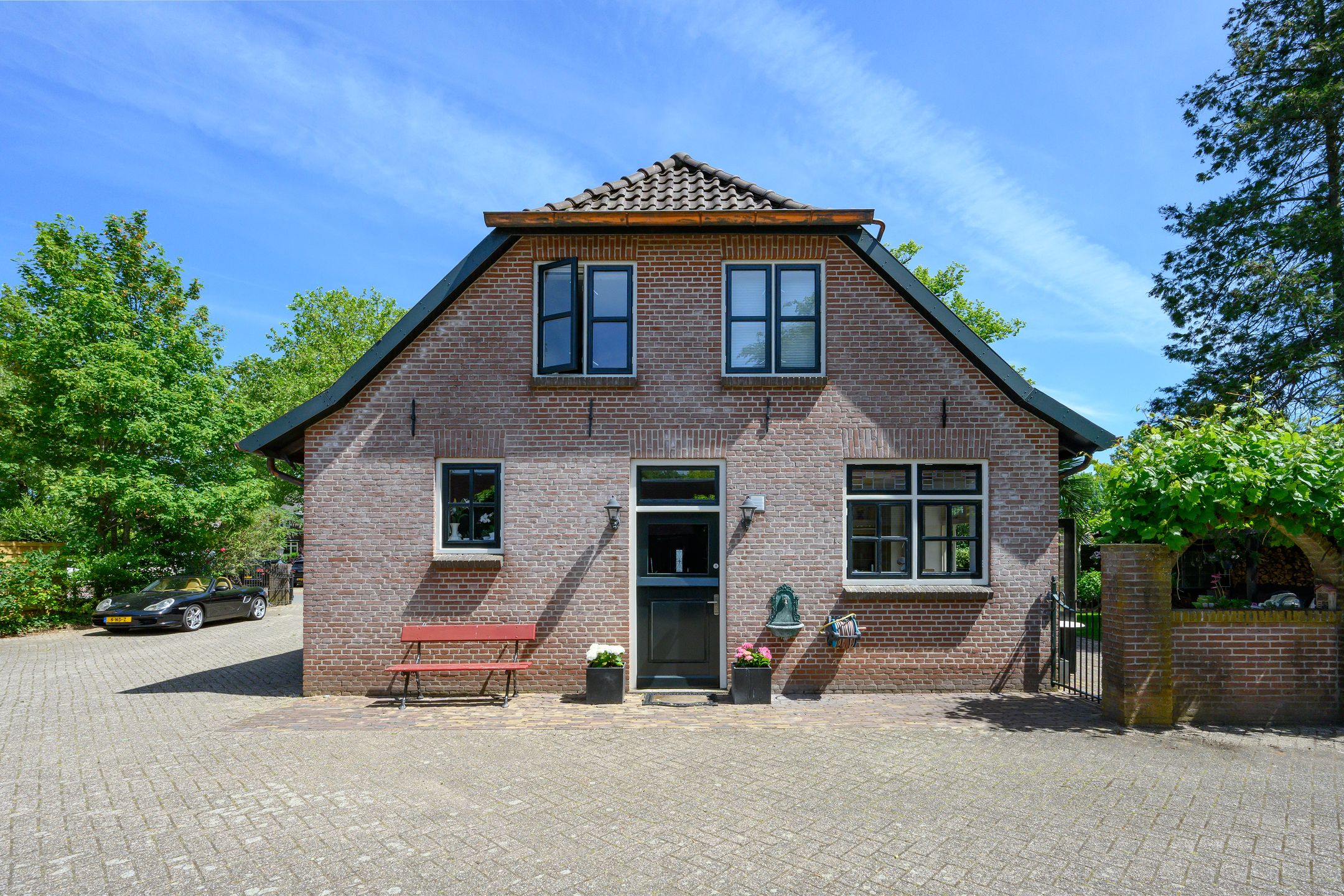 Renovated Detached Villa with Commercial Space Near Veluwezoom National Park — 45