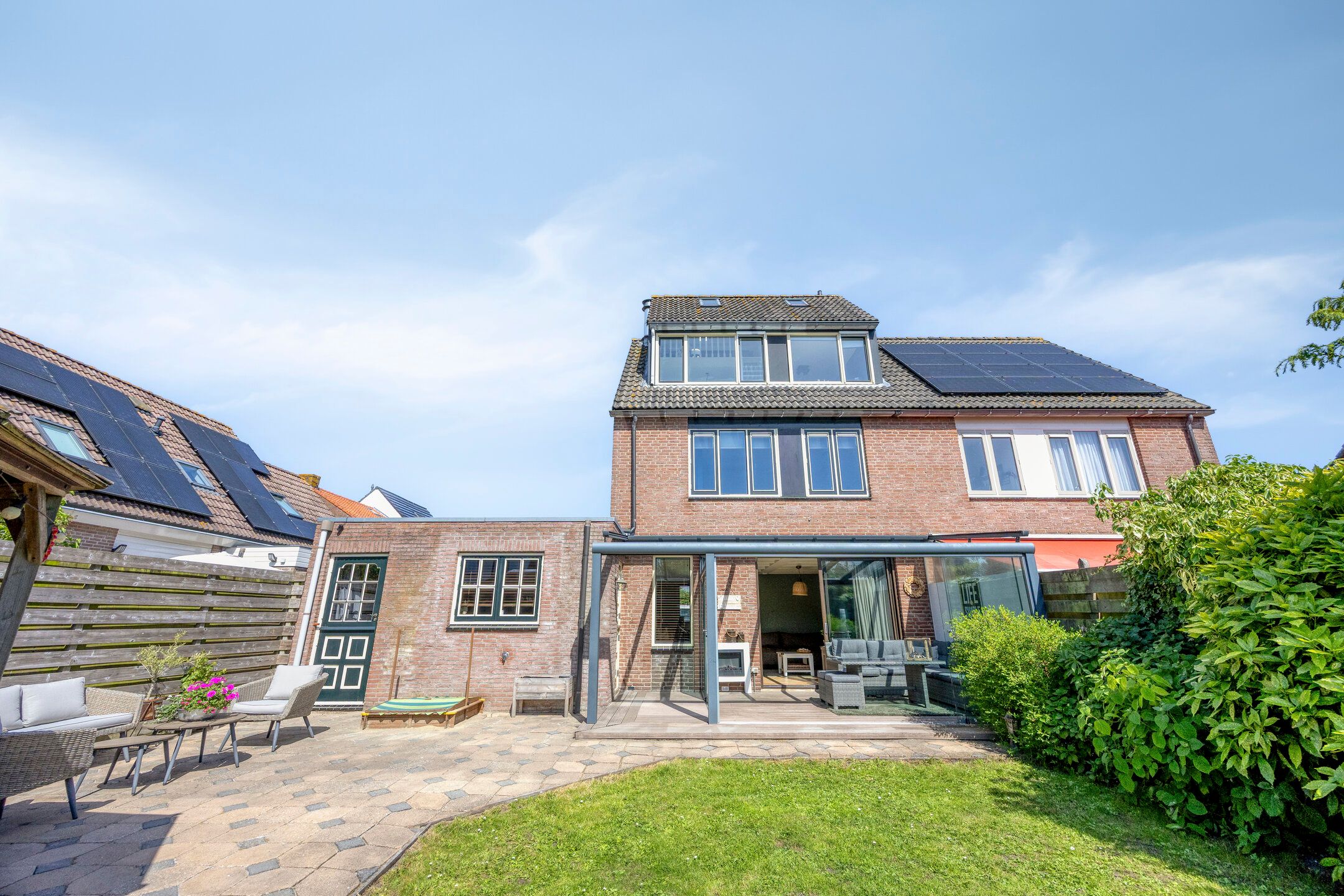 Spacious semi-detached family home with 5 bedrooms, garage, and sunny west-facing waterfront garden — 24