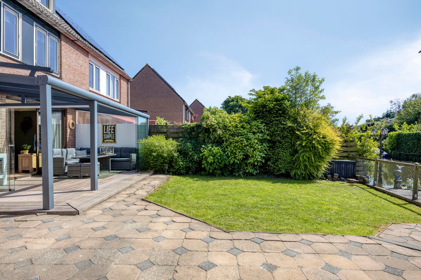 Spacious semi-detached family home with 5 bedrooms, garage, and sunny west-facing waterfront garden — 20