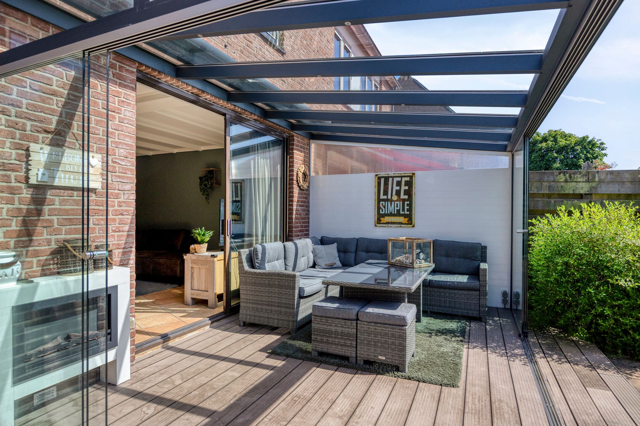 Spacious semi-detached family home with 5 bedrooms, garage, and sunny west-facing waterfront garden — 21