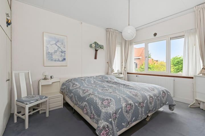 Twee-onder-één-kap te koop: Sijzenlaan 35, 'S-Gravenhage