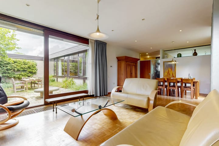 Hoekwoning te koop: Essenpark 22, Leiderdorp