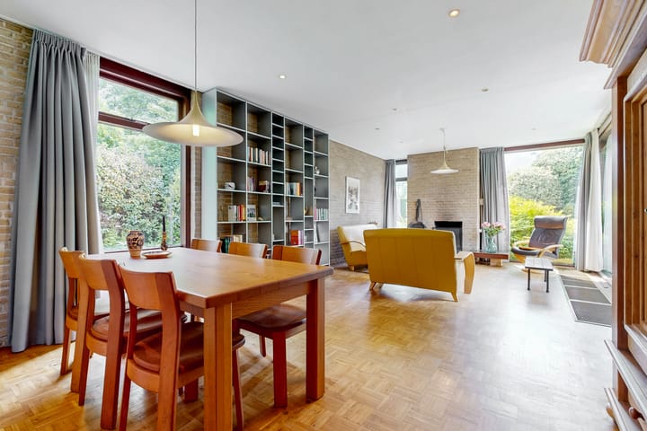 Hoekwoning te koop: Essenpark 22, Leiderdorp