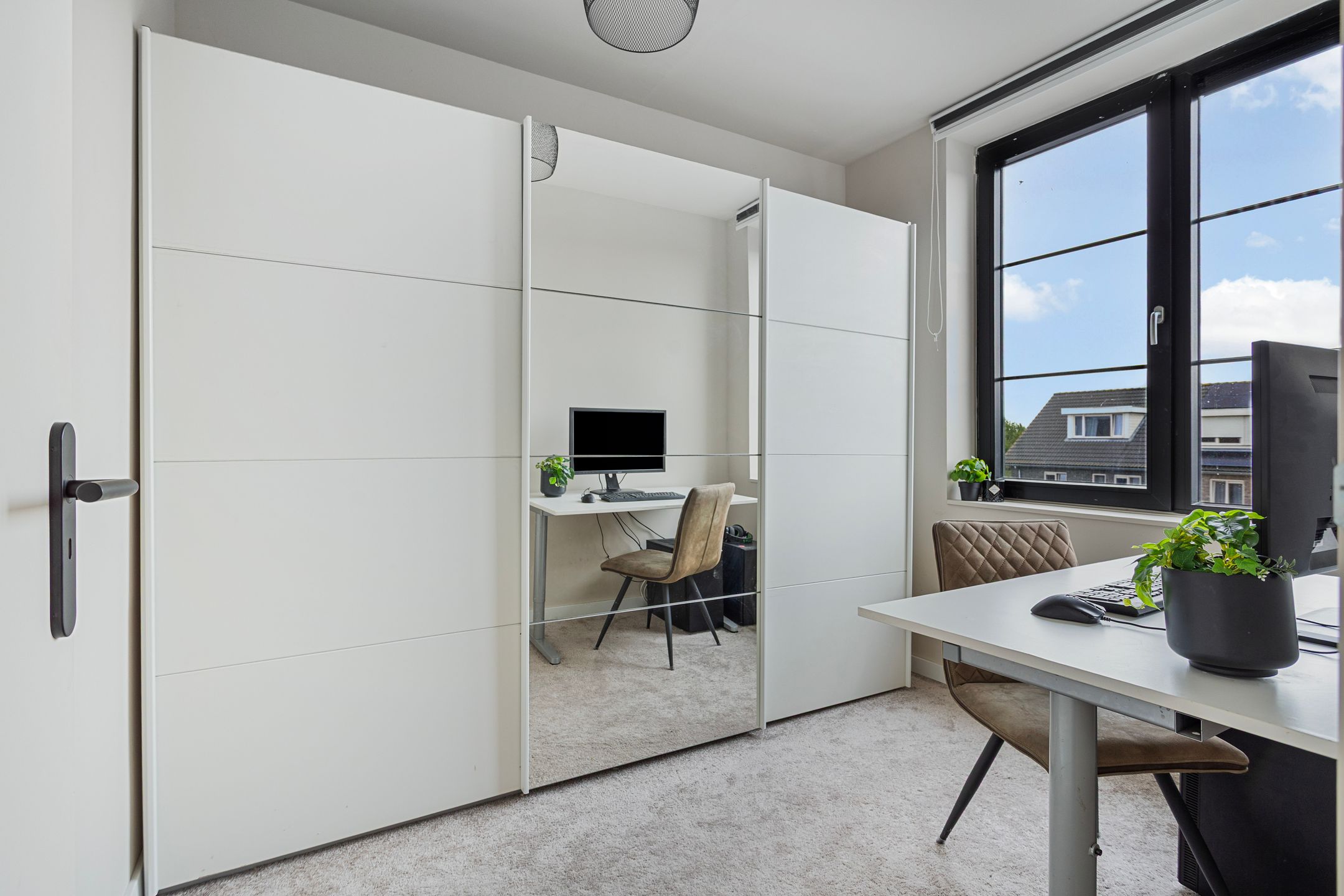 Modern 5-Bedroom Terraced Home with Roof Terrace in Almere Noorderplassen — 45