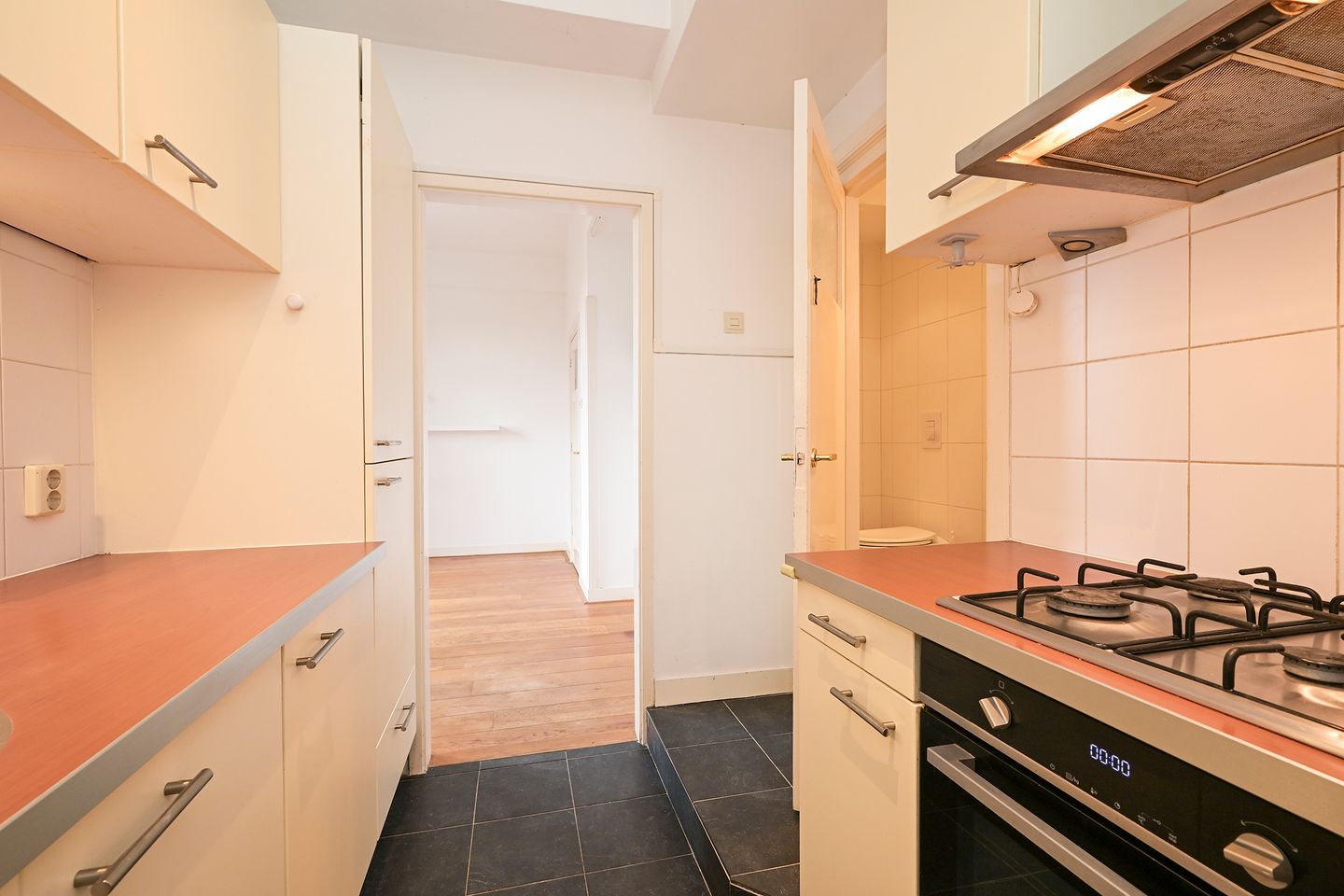 Charming 3-Room Apartment in Monumental Zorgvliet Complex — 19