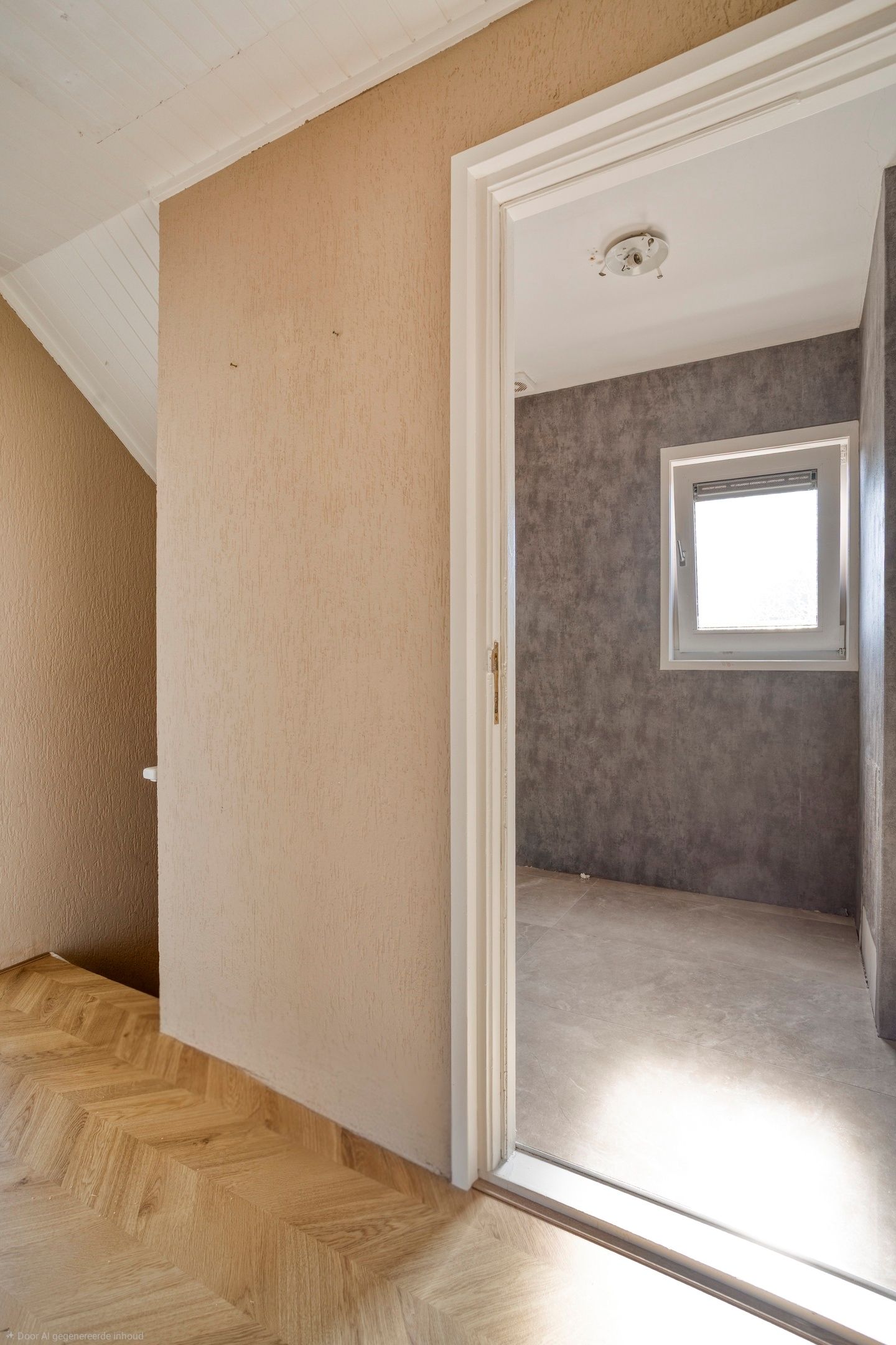 Spacious Corner Home with Detached Garage and Sunny South-Facing Garden — 18