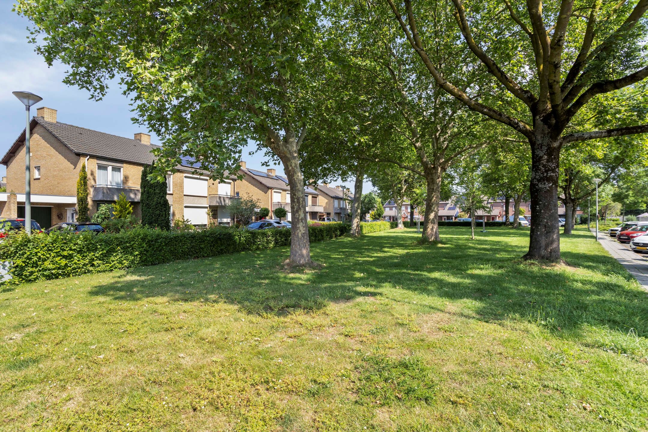 Spacious Corner Home with Detached Garage and Sunny South-Facing Garden — 33