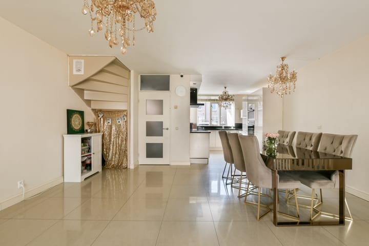 Tussenwoning te koop: Marjoleinstraat 10, Almere