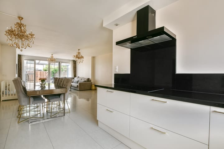 Tussenwoning te koop: Marjoleinstraat 10, Almere