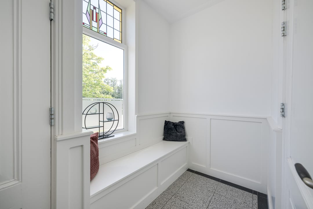 Completely Renovated Character Detached Home with Double Garage Near Amsterdam — 13