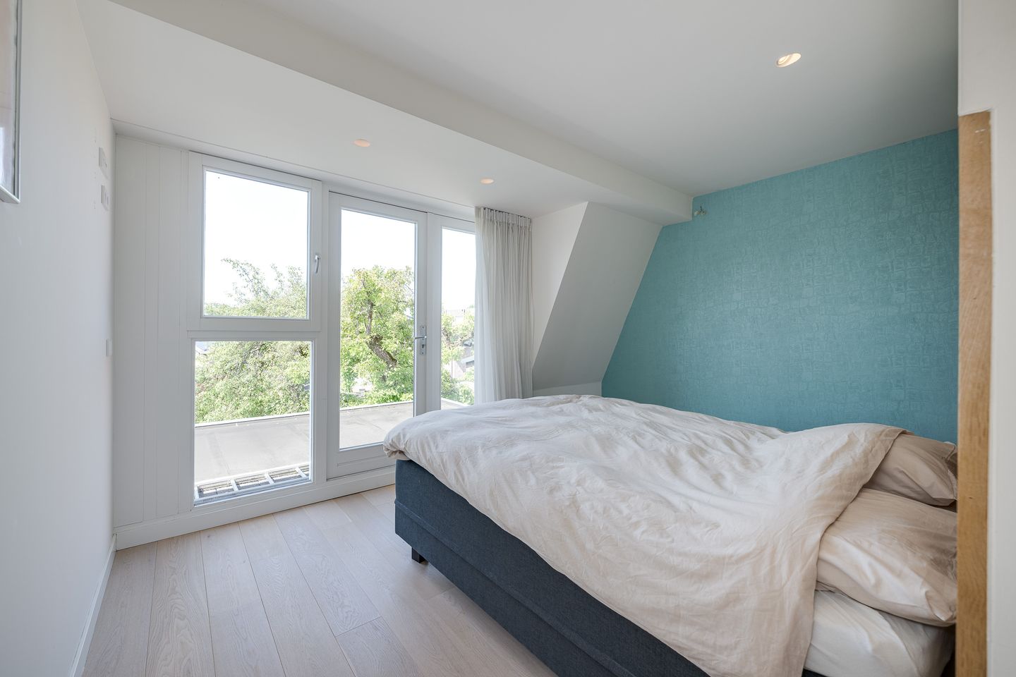 Completely Renovated Character Detached Home with Double Garage Near Amsterdam — 35