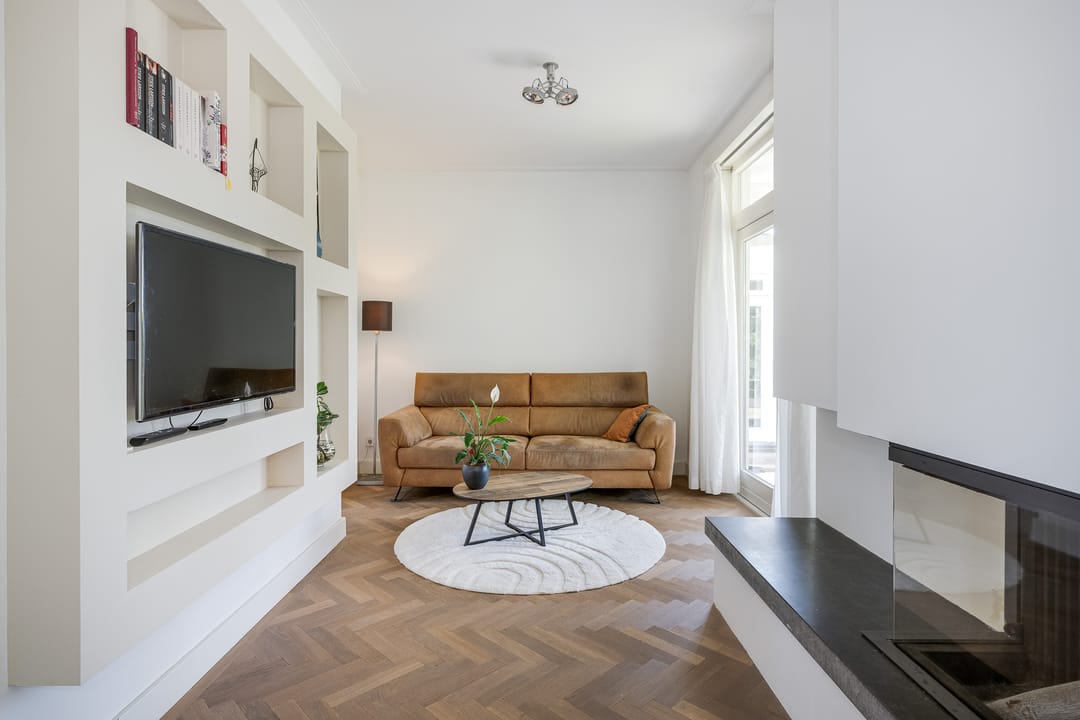 Completely Renovated Character Detached Home with Double Garage Near Amsterdam — 17