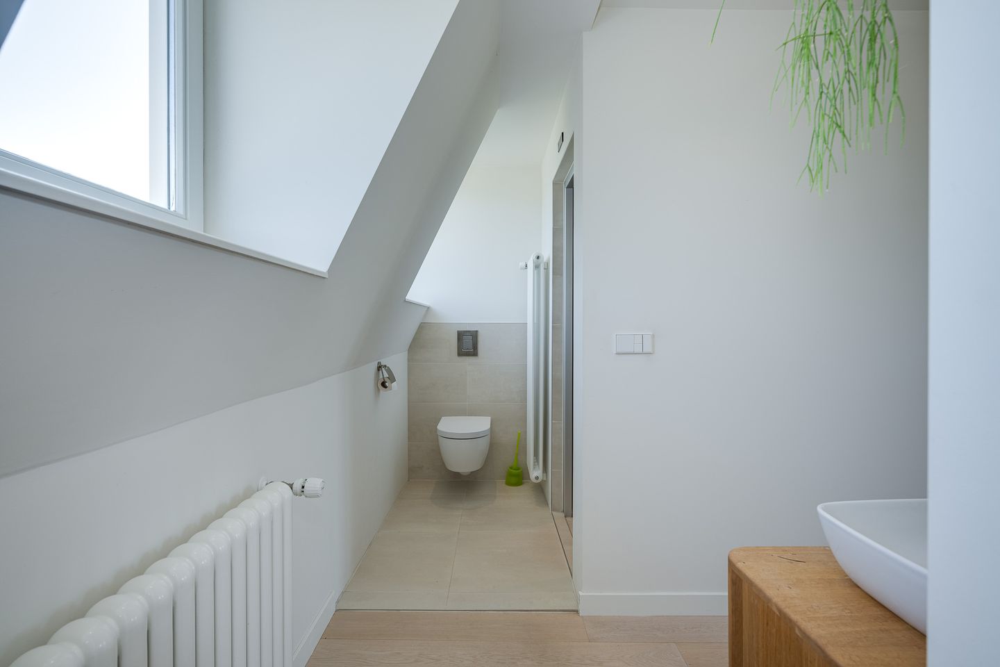 Completely Renovated Character Detached Home with Double Garage Near Amsterdam — 40