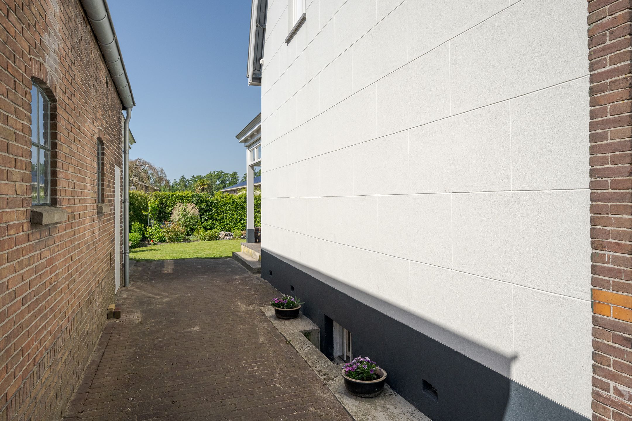 Completely Renovated Character Detached Home with Double Garage Near Amsterdam — 9