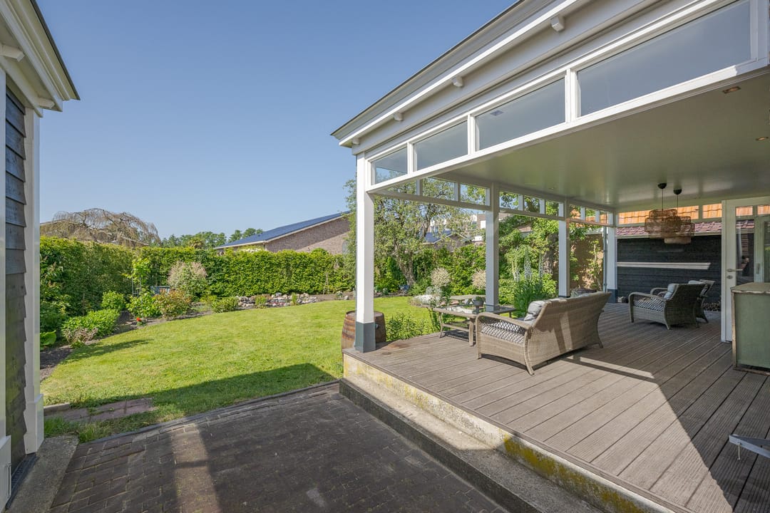Completely Renovated Character Detached Home with Double Garage Near Amsterdam — 53