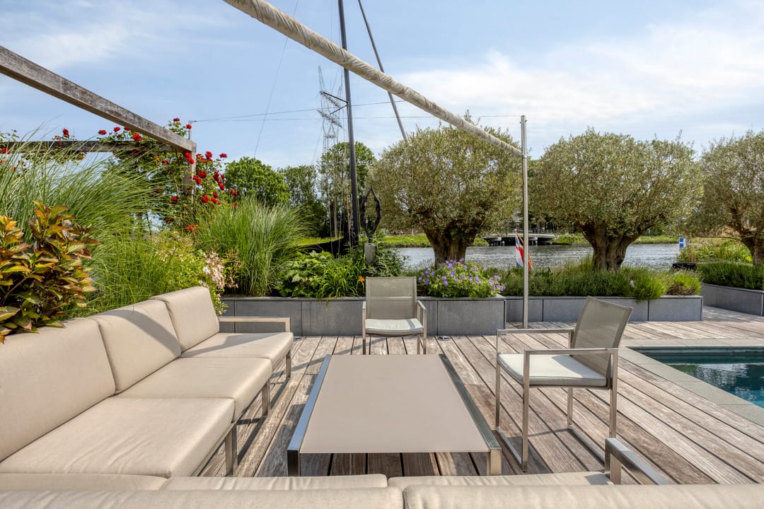 Luxury Waterfront Villa with Private Dock and Heated Pool in Leiden — 43