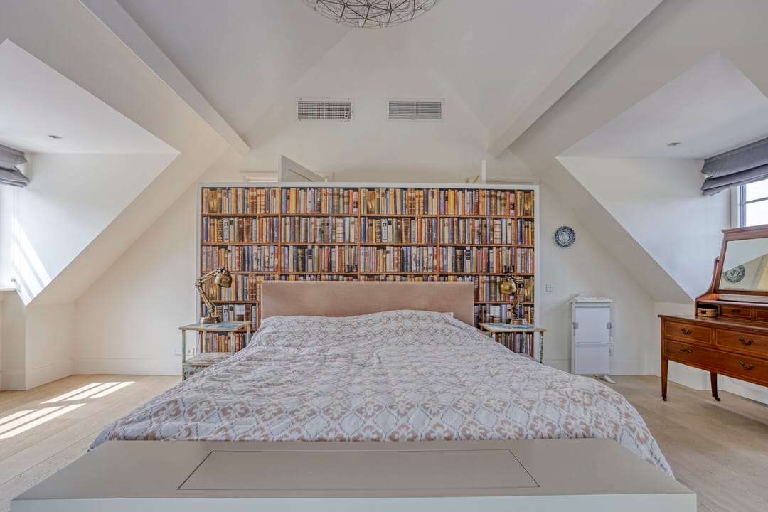 Luxury Waterfront Villa with Private Dock and Heated Pool in Leiden — 23