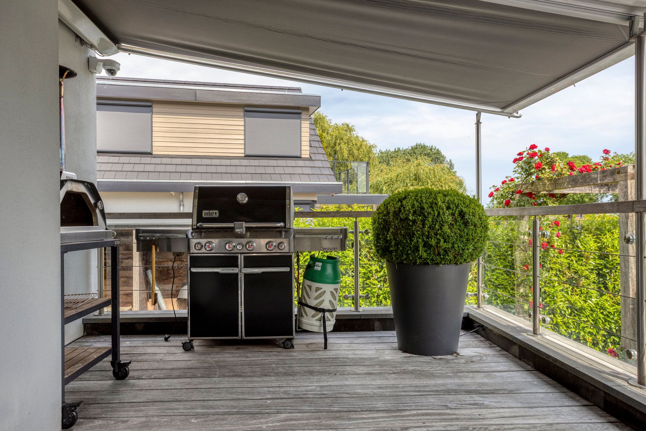 Luxury Waterfront Villa with Private Dock and Heated Pool in Leiden — 33