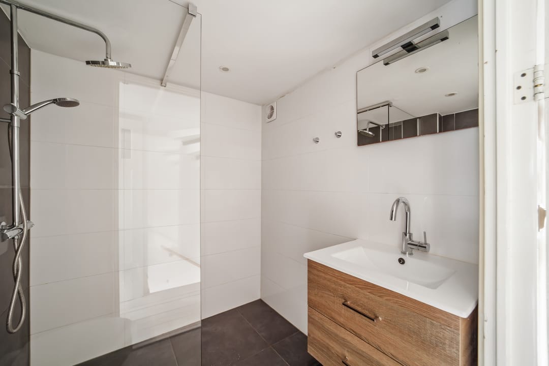 Charming early twentieth century home with patio and roof terrace in Delft — 22
