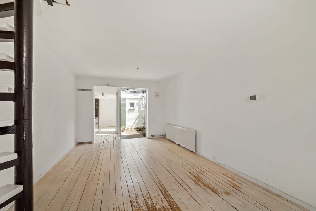 Charming early twentieth century home with patio and roof terrace in Delft — 11