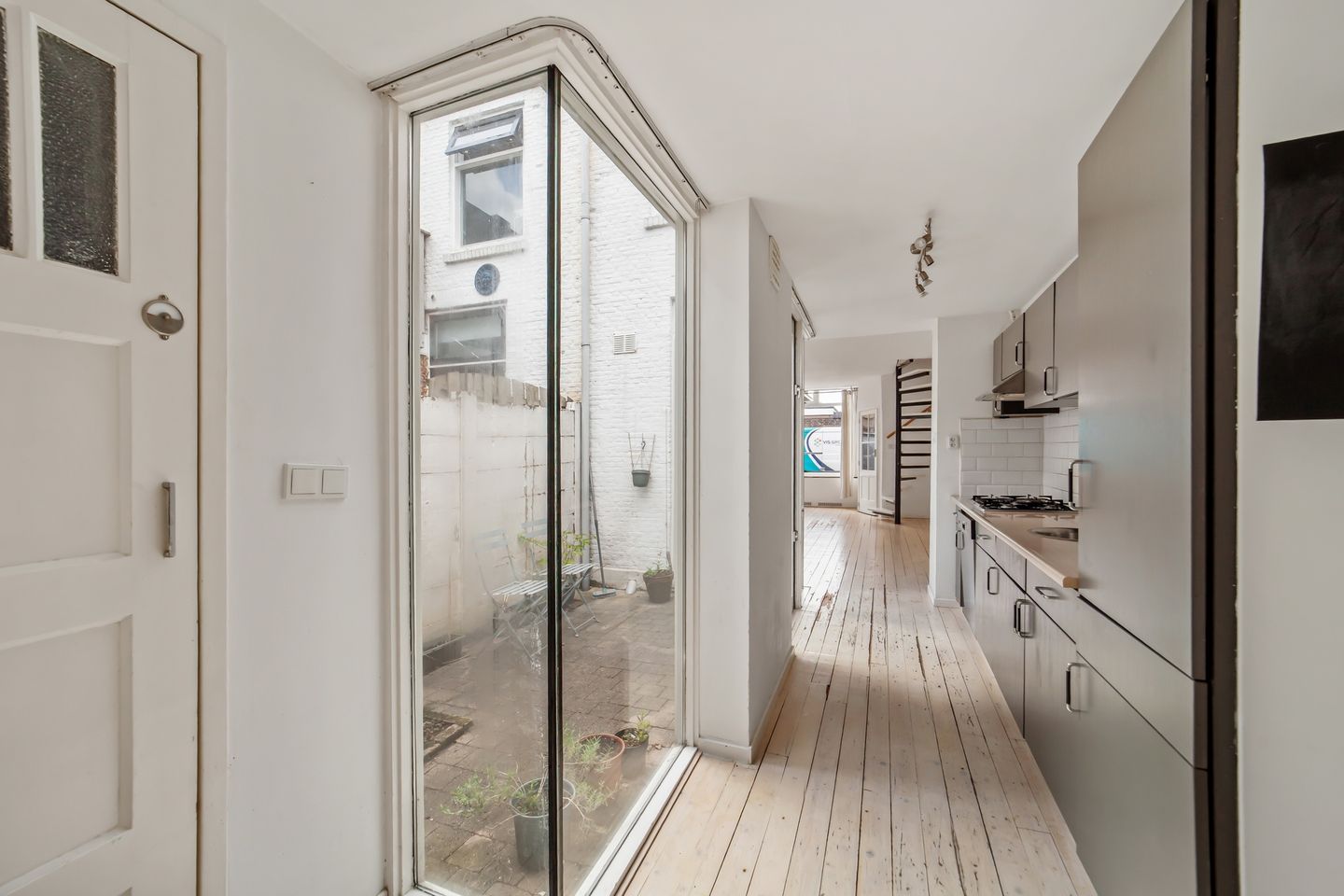 Charming early twentieth century home with patio and roof terrace in Delft — 14