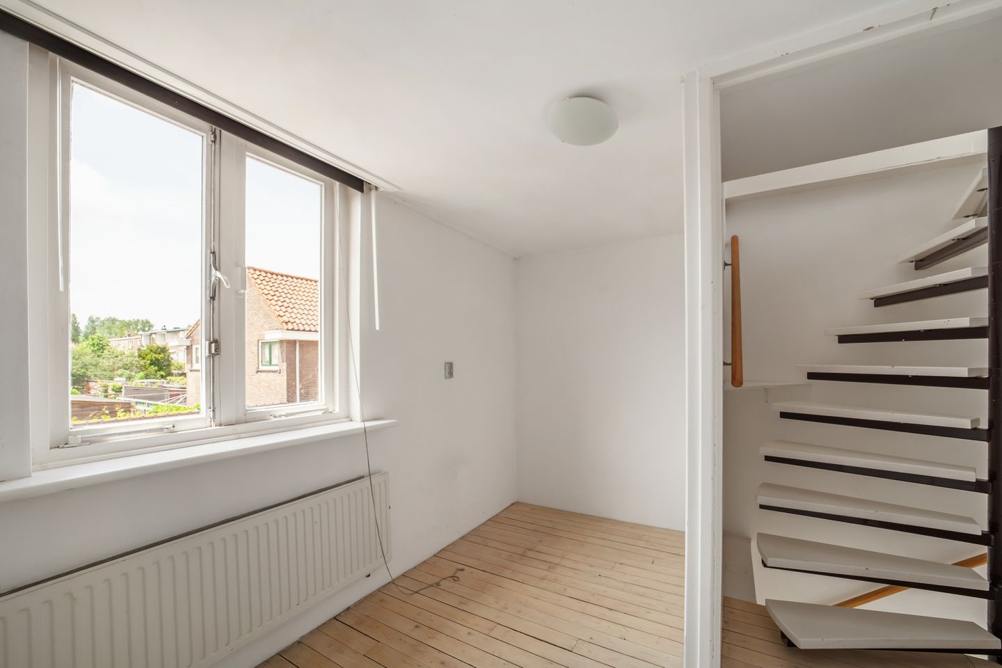 Charming early twentieth century home with patio and roof terrace in Delft — 19