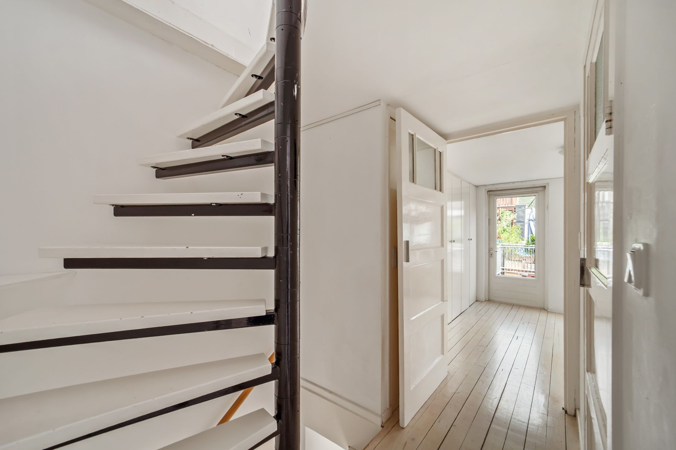 Charming early twentieth century home with patio and roof terrace in Delft — 21