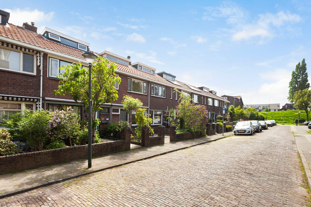 Photo 38 of Asterstraat 41
