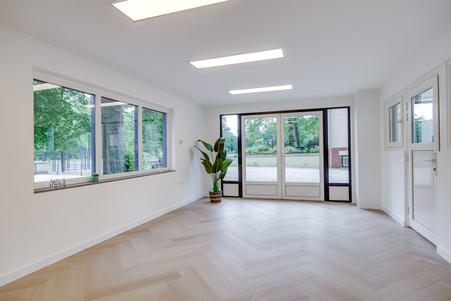 Bekijk foto 3 van Rembrandtlaan 2