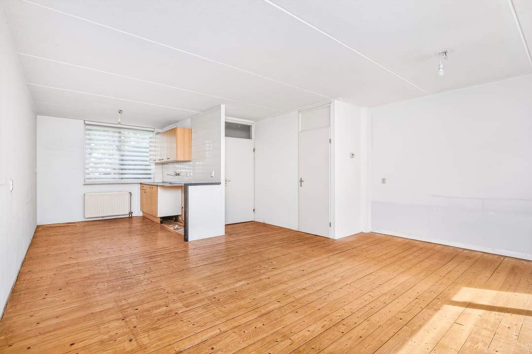 Photo 13 of Peter van Anrooystraat 24