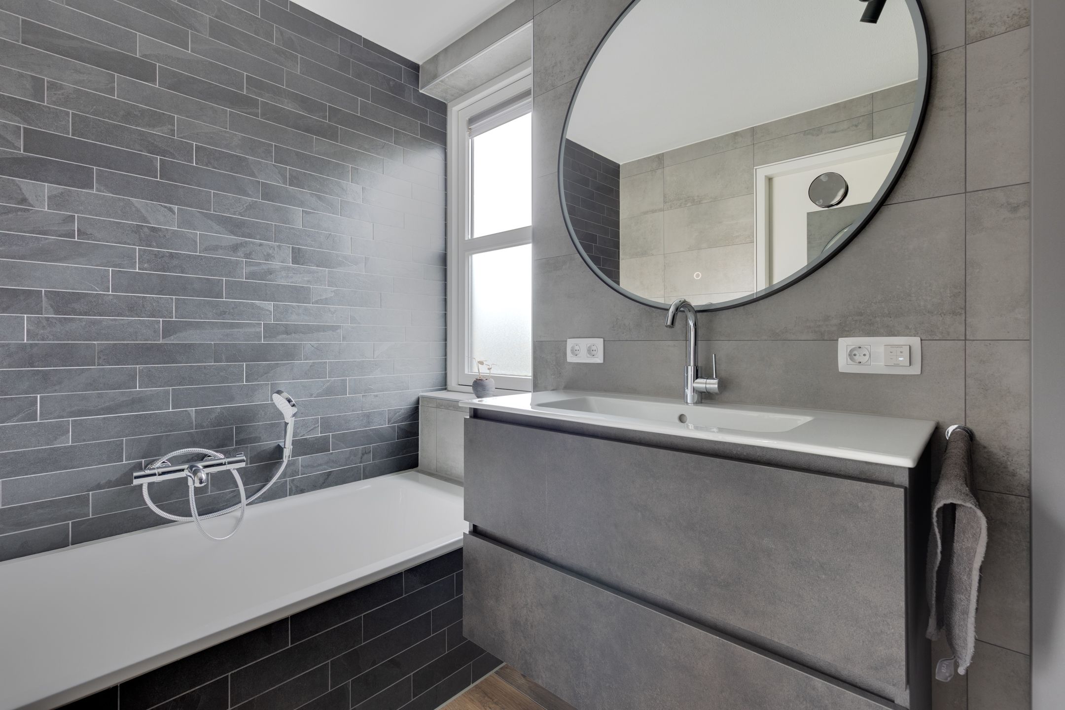 Move-in ready semi-detached family home with sunny south garden and solar panels — 39