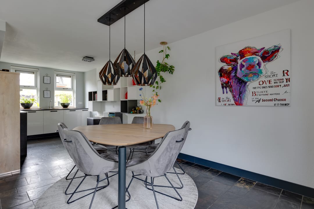 Move-in ready semi-detached family home with sunny south garden and solar panels — 17