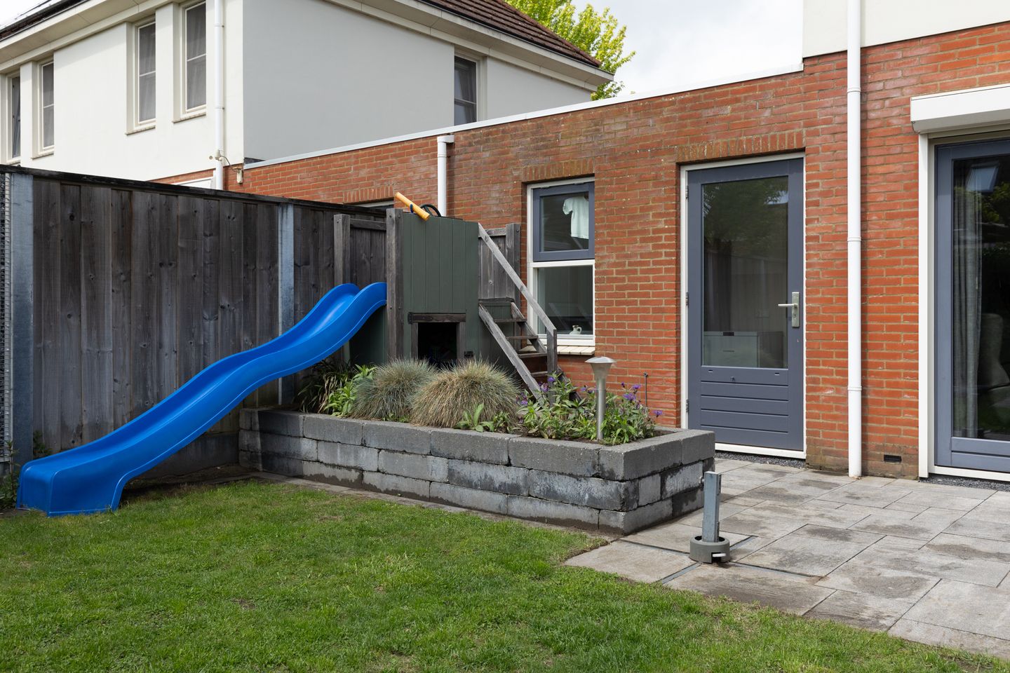 Move-in ready semi-detached family home with sunny south garden and solar panels — 49