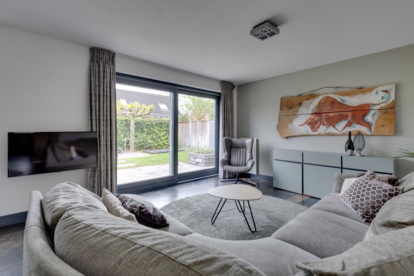 Move-in ready semi-detached family home with sunny south garden and solar panels — 10