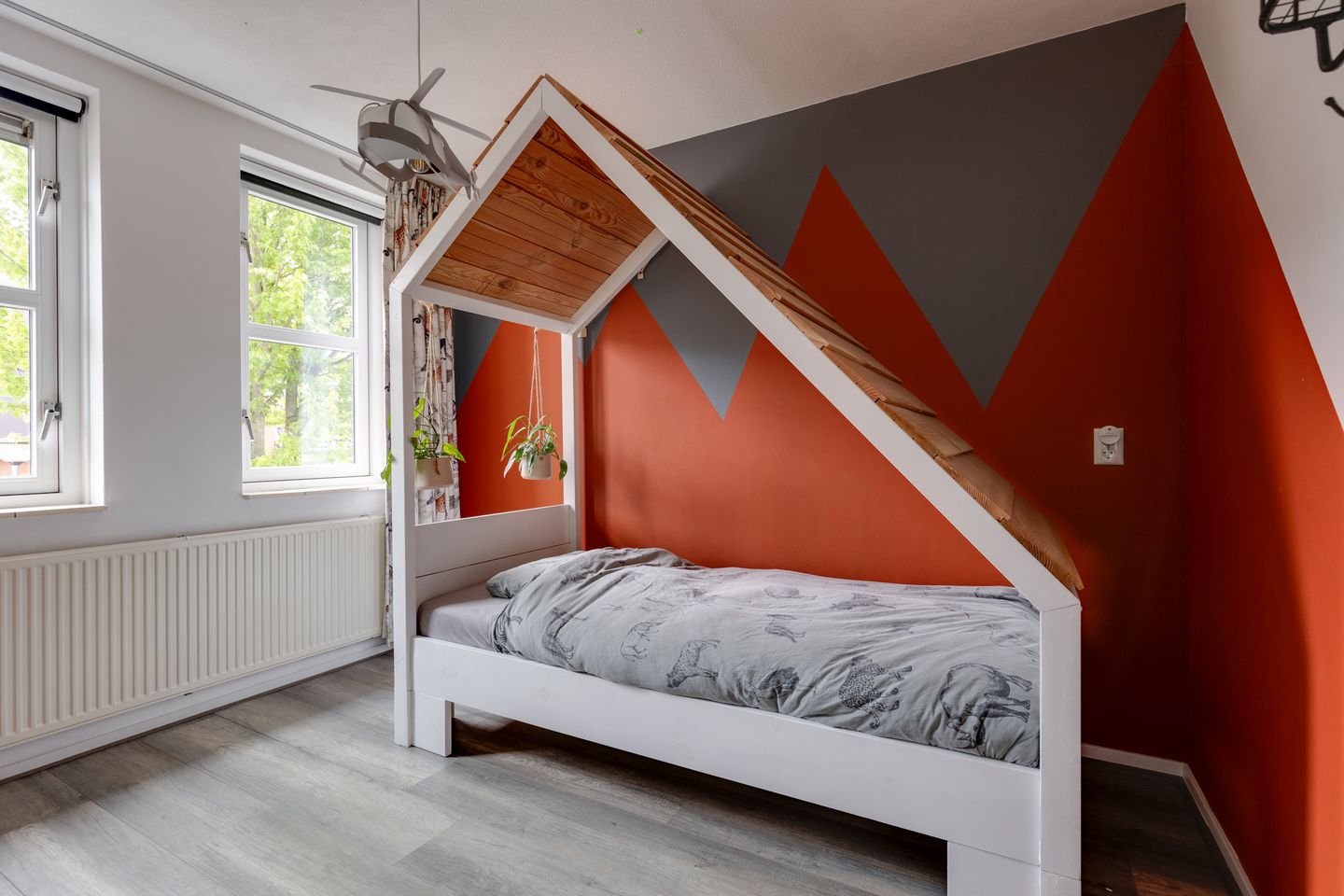 Move-in ready semi-detached family home with sunny south garden and solar panels — 35