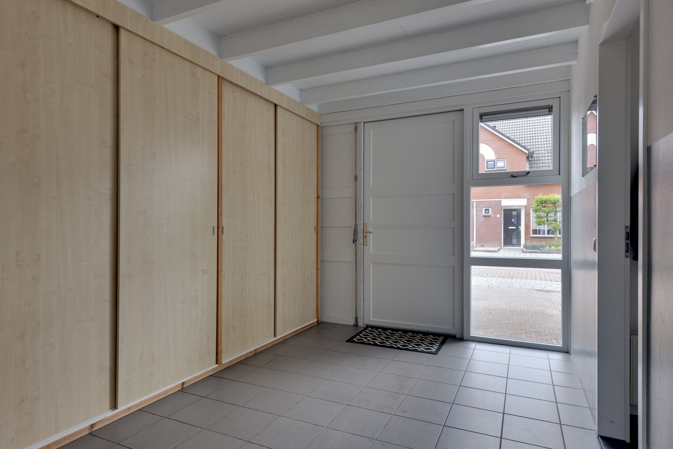 Move-in ready semi-detached family home with sunny south garden and solar panels — 54
