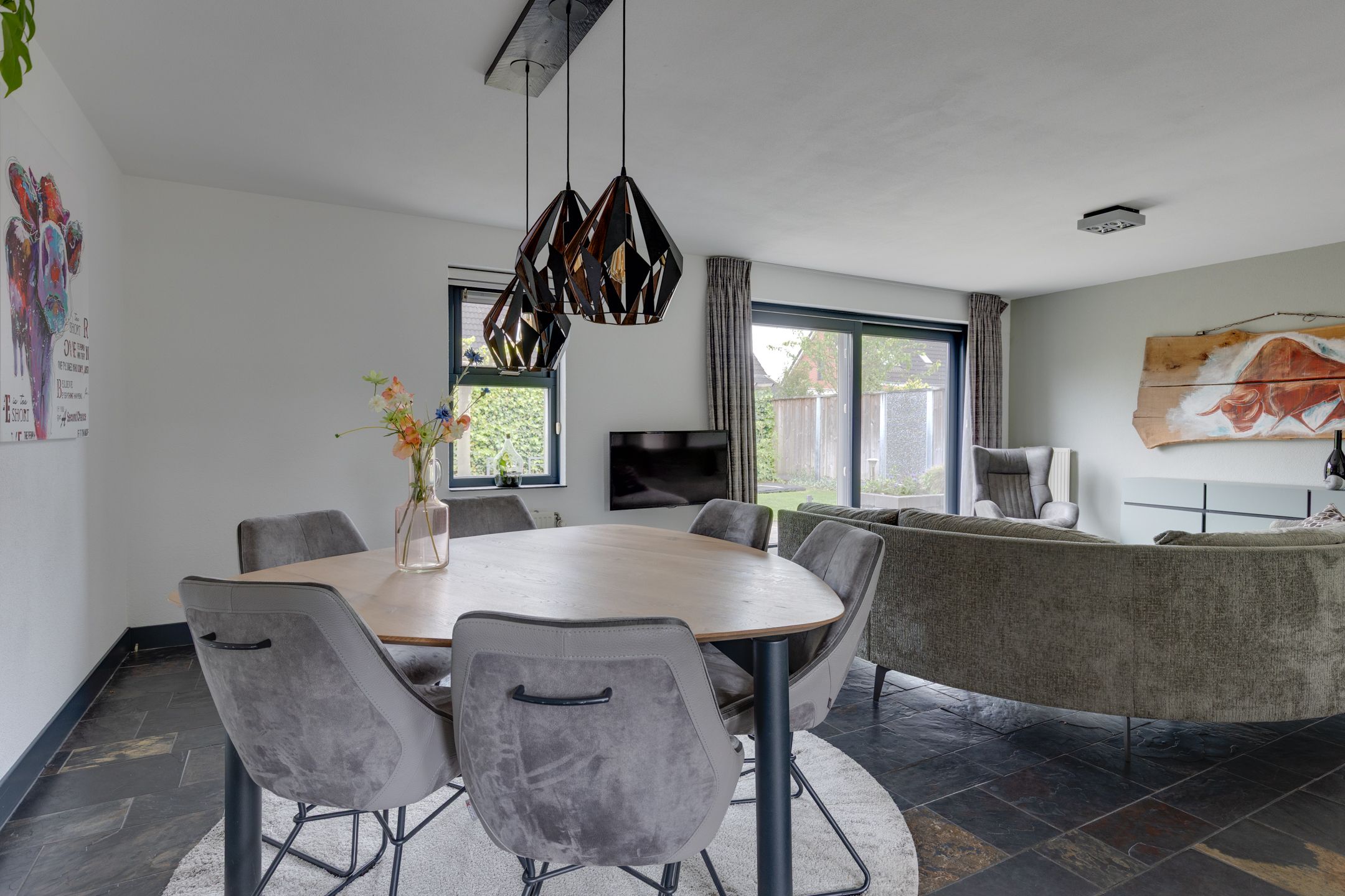 Move-in ready semi-detached family home with sunny south garden and solar panels — 15