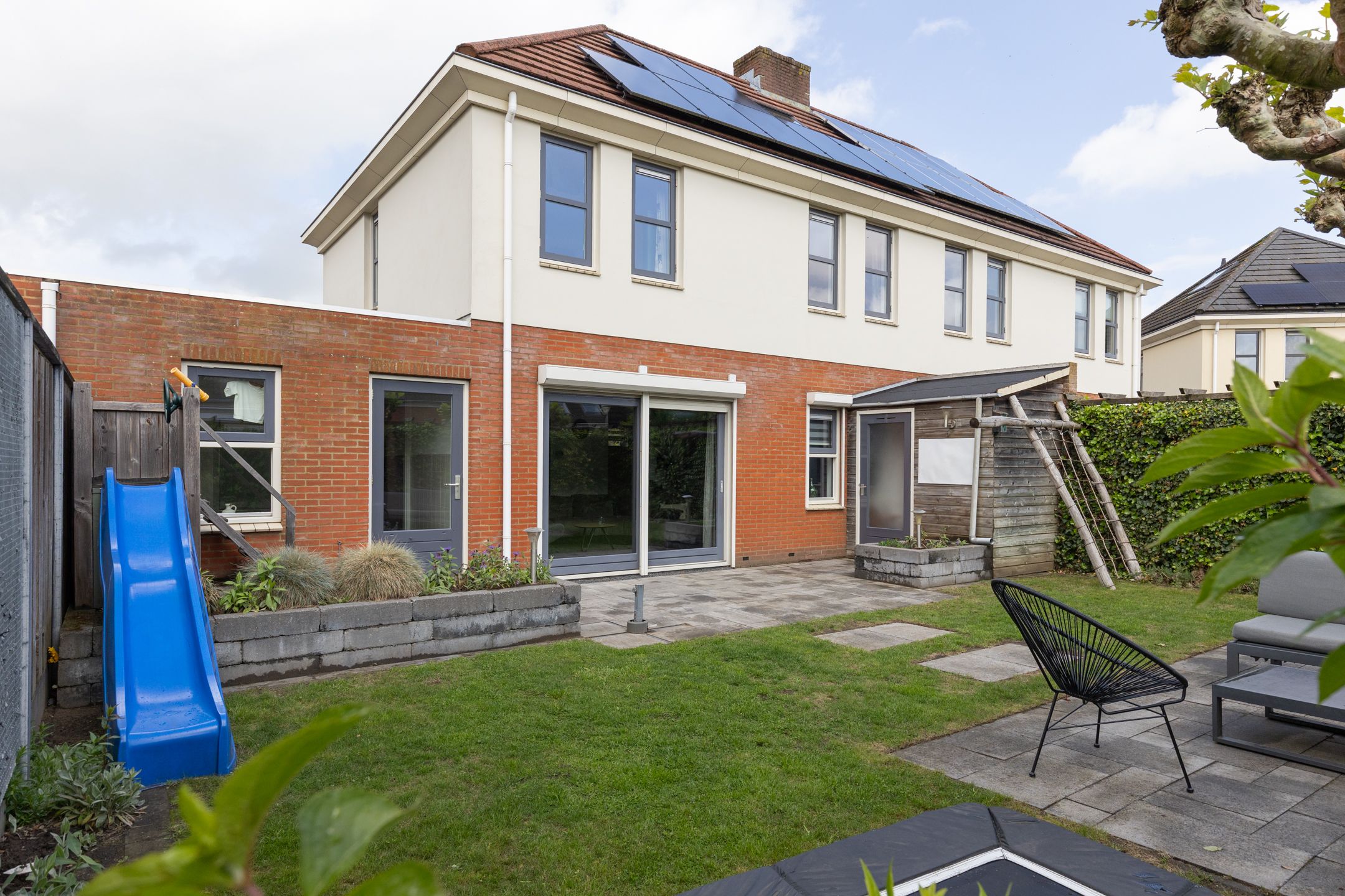 Move-in ready semi-detached family home with sunny south garden and solar panels — 48
